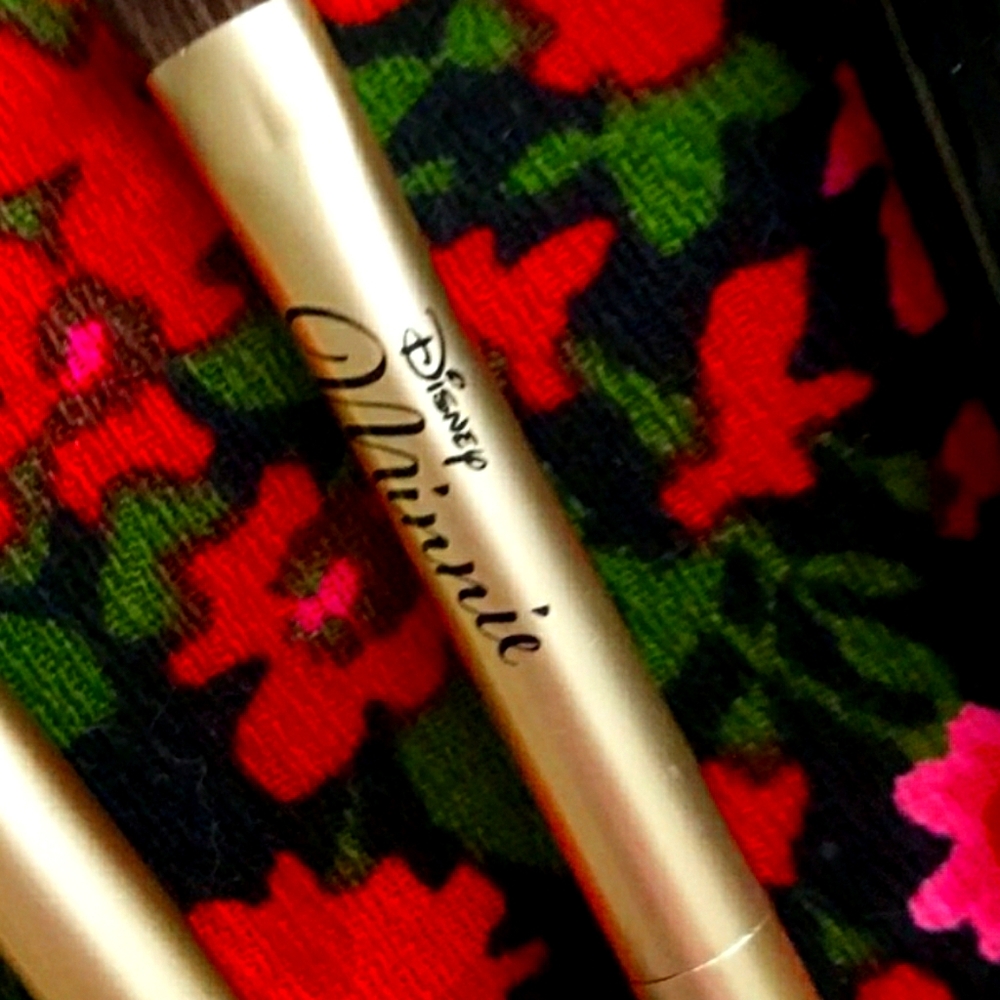 Minnie mouse eyeshadow brush